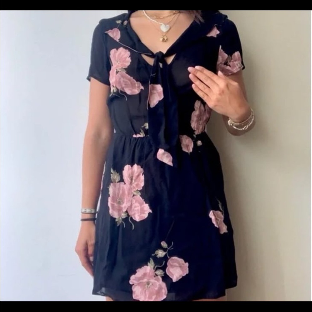 Reformation Black Dress with Pink Floral Design size 8 - Picture 3 of 9